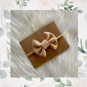 👑Cream Clip In Bow or Bow on Nylon!